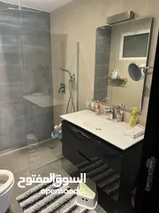  18 شقة ارضية طابقية بمساحة 399 متر2