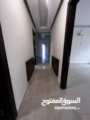  5 للبيع في خلدا شقة ارضيه 200 م مع ترس امامي وترس خلفي لم تسكن بسعر مناسب