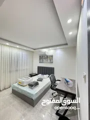  9 استوديو مفروش في شارع الجامعة موقع مميز خلف روان كيك مباشرة مقابل كلية الطب و الهندسة