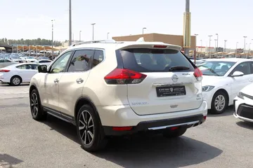  6 NISSAN X-TRAIL 2020 FULL OPTION GCC EXCELLENT CONDITION WITHOUT ACCIDENT