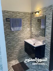  17 شقة مفروشة