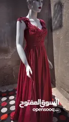  5 فستان مستخدم قليل