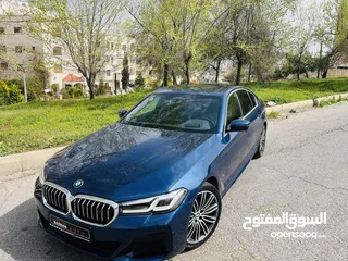  2 BMW 530e MKIT 2021