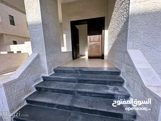  13 فيلا مستقلة في طريق المطار ( Property ID : 35250 )