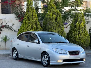  4 هونداي افانتي hd  2009 لون سلفر متاليك جير عادي بحال ممتازة للبيع