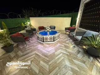  2 فيلة طابقين رائعة وفخمة جدا جدا مع العفش الفاخر وموقع خلاب واطلالة رائعة