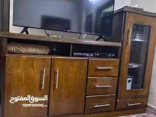  3 طاولة تلفزيون مع بوفيه بحالة الجديد استخدام منزل موضح بالصور