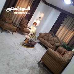  5 كنب بحال الجديد للبيع المستعجل بداعي السفر لون عسلي تفصيل وليس تجاري