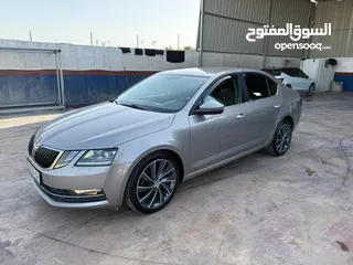 1 سكودا اوكتافيا  2017 ترخيص 2017 مطور 2000 ديزل  تماتك  لورين كلينتت