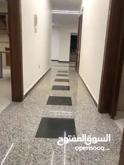  11 شقه سوبر ديلوكس البيع في ضاحيه الرشيد طابق اول  ثلاث بلكونات بسعر مغري