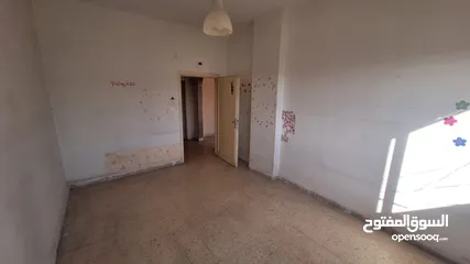  3 شقة للبيع في جبل عمان شارع سليم عبد الهادي
