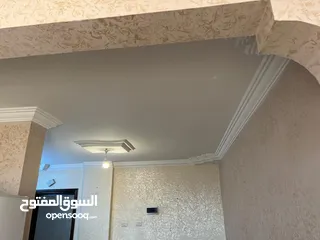  7 شقة مفروشة مساحة 61م للبيع، مقابل البوابة الجنوبية لجامعة اليرموك/اربد