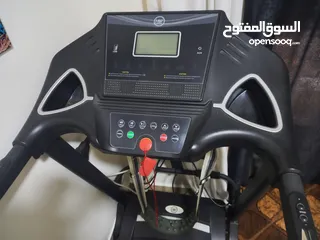  1 جهاز مشي رياضي مع رجاج و قياس نبض و USB الجهاز بحال الوكالة. .. لقطة