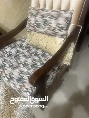  4 عفش كامل ،مكون من طاوله سفره ،طقم كنب حالته ممتازه مع طاوله و سطيه و كنبه ركلاينر حوض سمك هديه