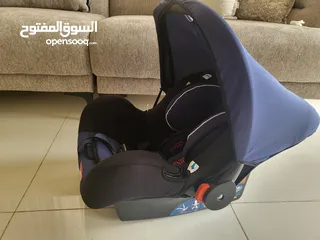  7 كوت و كارسيت ، و كرسي هزاز