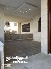  5 شقة طابقية ارضية مستقلة مميزة في اجمل مواقع ضاحية الامير راشد/ ref 963