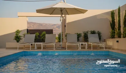  7 شاليه فاخر جدا و موقع مميز جدا على البحر الميت ( جهة الفنادق ) ، تصنيف سكن خالص
