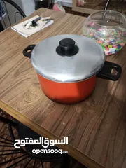  3 طنجرة ضغط سيب فرنسي المنيوم القديم الاصليه أكبر حجم شبة وكاله ولا ناقصها شيء