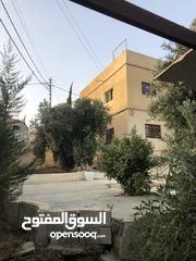  1 بيت مستقل طابقين بحالك جيدة جداً.