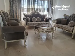  4 طقم كنب نيو كلاسيك وكاله مع طقم طاولات 3 قطع