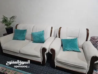  3 طقم كنب مستعمل بحالة جيدة جدا للبيع