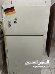  1 ثلاجة امريكي بحالة جيدة