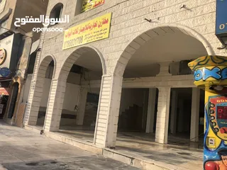  2 ثلاث محلات تجاريه ومخازن علي شارع 36 التجاري الزرقاء الجديدة في افضل موقع في الشارع