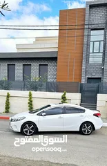  5 كيا سيراتو k3 محرك 1600 بنزين سحب شركة فل الفل مع فتحه سقف