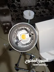  3 كشافات عدد 2 مع قاعده عجلات متحرك لثنين