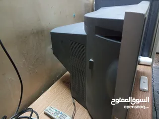  4 تلفزيون LG بحالة جيدة بسعر 7 دينار