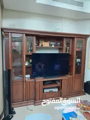  2 TV Buffett like new from home center