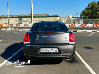  6 كرايزلر 300  2022 العداد 86 السعر 6950