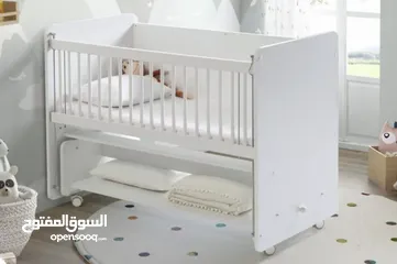  3 سرير أطفال هزاز أبيض (BW1090) بعجلات – مقاس 120 × 60 سم