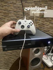  2 للبيع Xbox One بحالة ممتازة