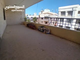  1 شقة فارغة  للايجار  4 نوم  الصويفية