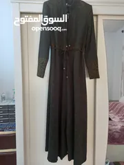  4 عبايه قطعتين جلبابين وعبايه تطريز للبيع مع ثوب وطاقيه تخريج جديد