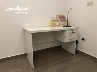 4 White Desk