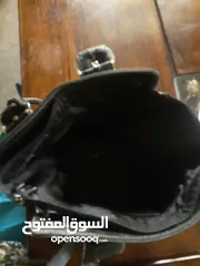  5 حقيبة نسائيه لون بيج ومطعمه بالعسلي والبني وقفل ذهبي ديكور جميل واسعه من الداخل بحاله