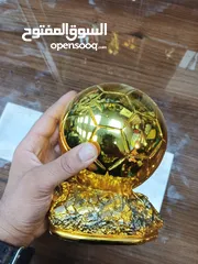  6 مجسم كرة قدم الذهبيه متوفر 3 مقاسات الوزن ثقيل والشكل مميز وفخم افضل الاسعار يوجد خدمة توصيل