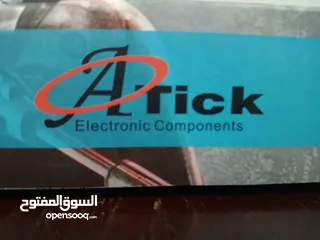  14 كيبورد + ماوس قيمنق  مستعمل مرة واحد و استعمال خفيف من شخص مبتدئ جدا ولا يتقن العب فيه