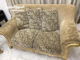  2 طقم كنب امريكي 7 مقاعد العنوان بيت سيرا