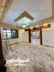 17 شقة طابقية - 4نوم 2ماستر - 400م - ارضية - حديقة - ترسات - موقع هادئ ومميز
