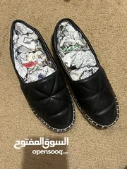  6 احذية للبيع