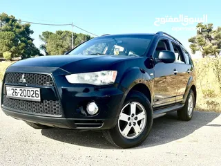  1 Mitsubishi Outlander  2012