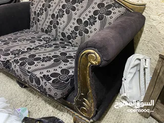  4 طقم كنب زان للبيع بداعي السفر بسعر مغري
