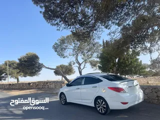  7 هونداي اكسنت 2017 مع فتحة سقف