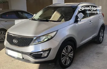  2 كيا سبورتاج 2015 في الرخصة للبيع كاش فقط او بدل فل ما عدا فتحة 4*4 دهان 3 قطع فقط