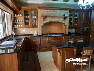  9 فيلا مفروشة فاخرة للبيع أو للايجار في الكرسي