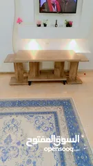  3 طاولات خشب بحالة ممتازة