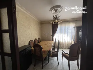  8 عفش مستعمل للبيع